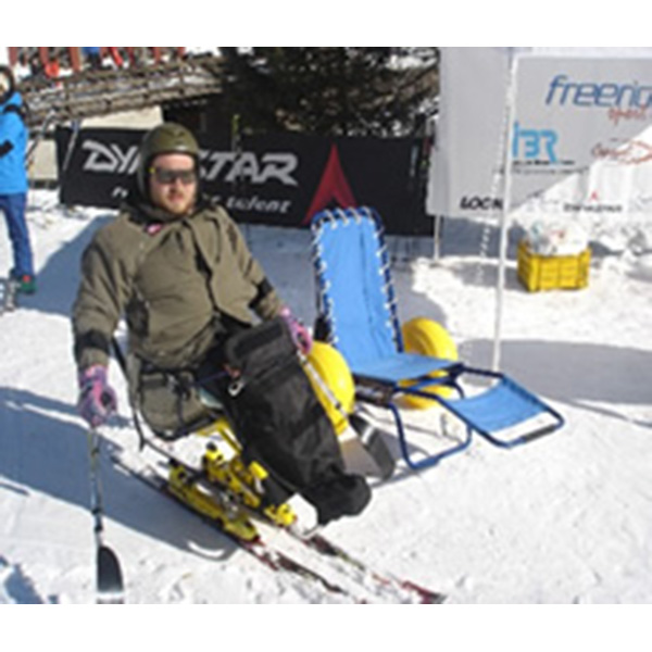 SEDIA CARROZZINA DISABILI DA MARE O NEVE JOB CON COPPIA DI BRACCIOLI RIBALTABILI e CINTURA DI SICUREZZA - portata 120kg