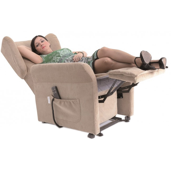 Poltrona relax Genova profondità seduta regolabile da 44 a 50 cm  motorizzata elettrica lift 2 motori 4 ruote larghessa max 70 cm IVA  Applicata 22% Colore 20 - Beige